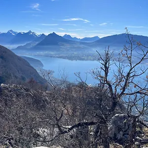 Appartement Entre D'annecy Et Montagnes, Golf Et Parapente A Pieds, Talloires